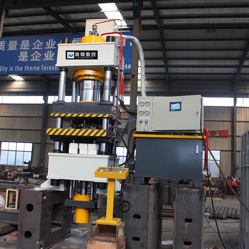 粉末成型多孔磚液壓機(jī)四柱油壓機(jī)